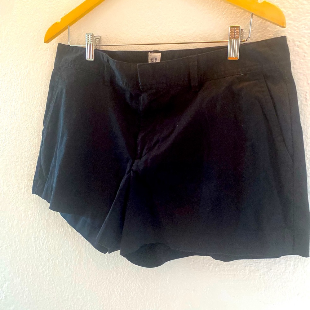 Gap black shorts